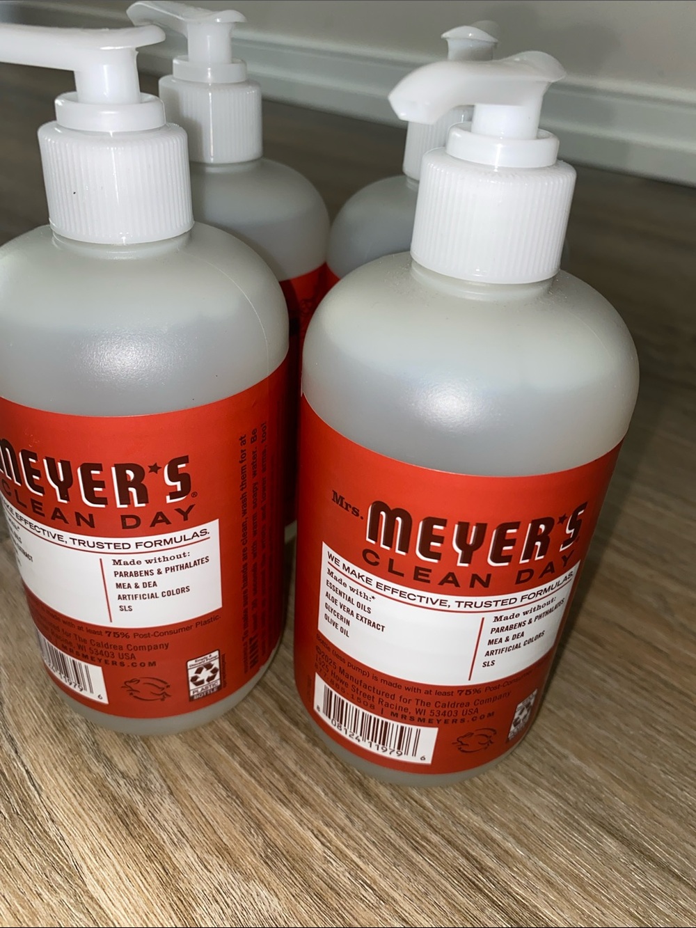 Tomato Vine Hand Soap — Red Bottle - Picture 2 of 2